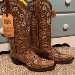 Corral Tan Boots with Blue Floral Embroidery